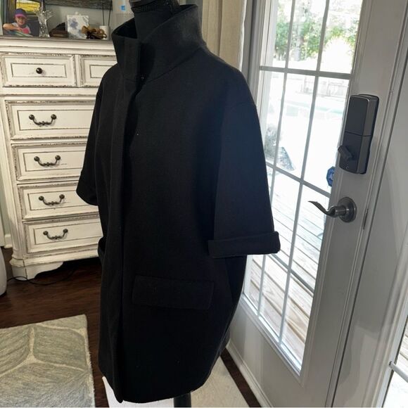 The Limited Short Sleeve, Mock neck, fully lined Layering Coat- NWOT SIZE Lg - Picture 6 of 12